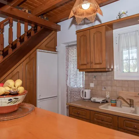 Theoxenia - First Floor Apartment